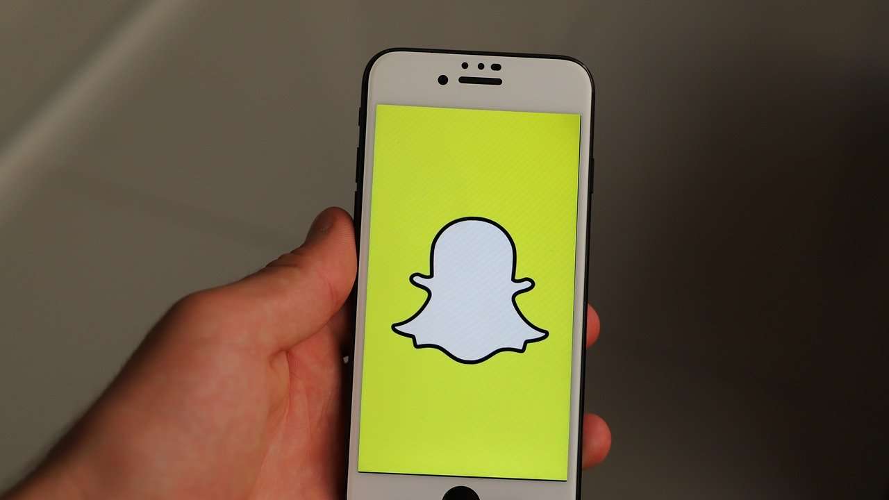 Snapchat faces global outage, users unable to send or receive messages