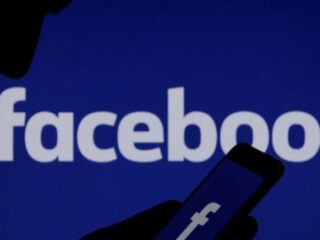 Facebook introduces comment moderation and live chat for creators